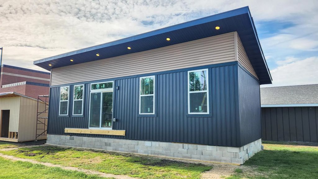 801 17th Avenue N, Fargo