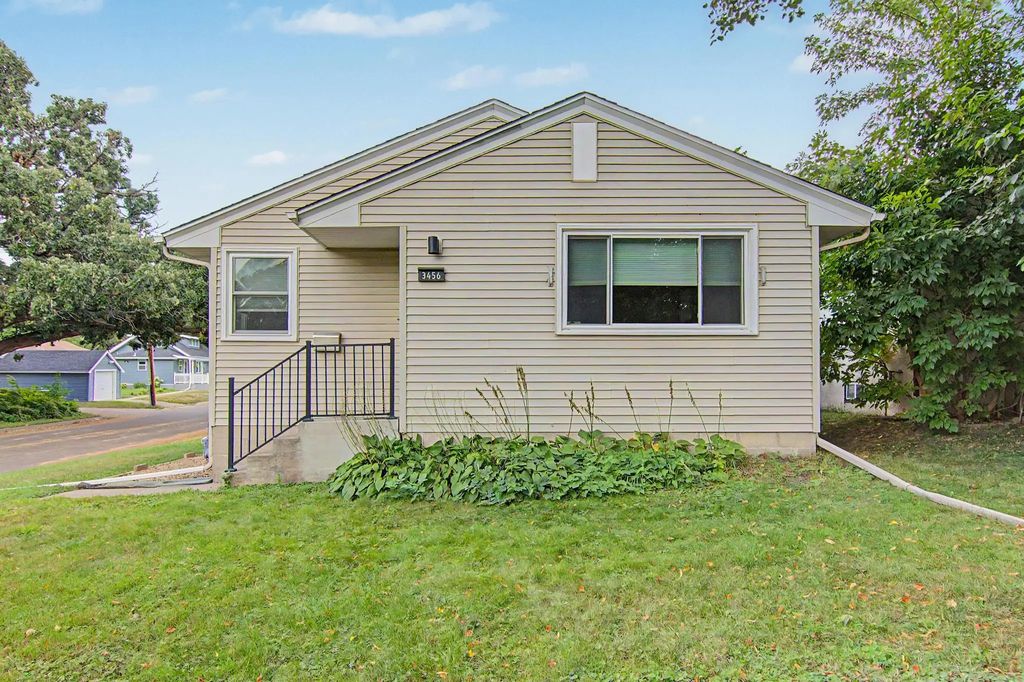 3456 Lee Avenue N, Crystal