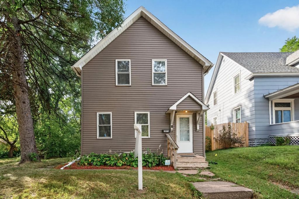 1076 Ross Avenue, St Paul