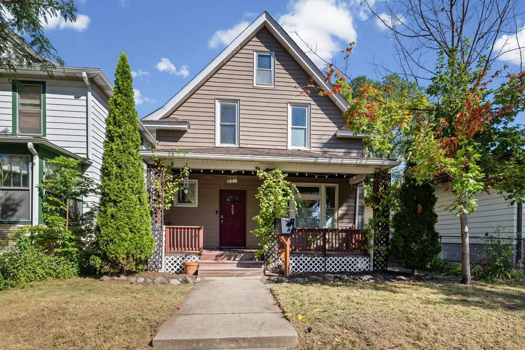 909 Sherburne Avenue, Saint Paul