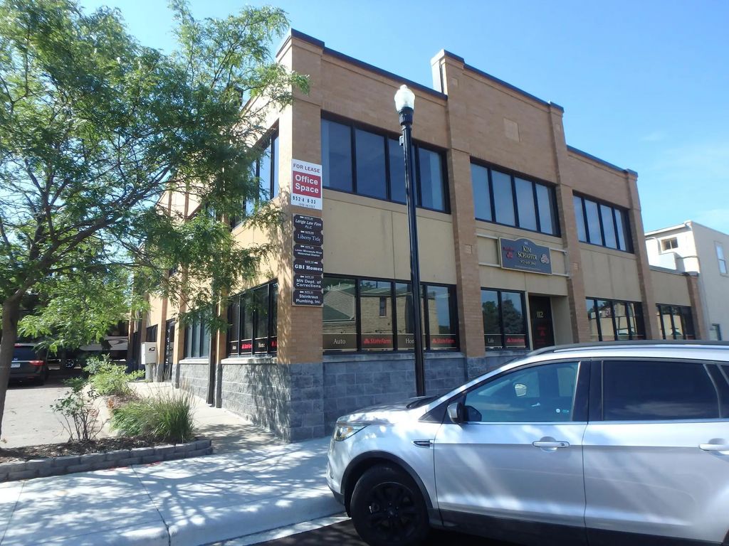 112 E 5th Street 101, Chaska