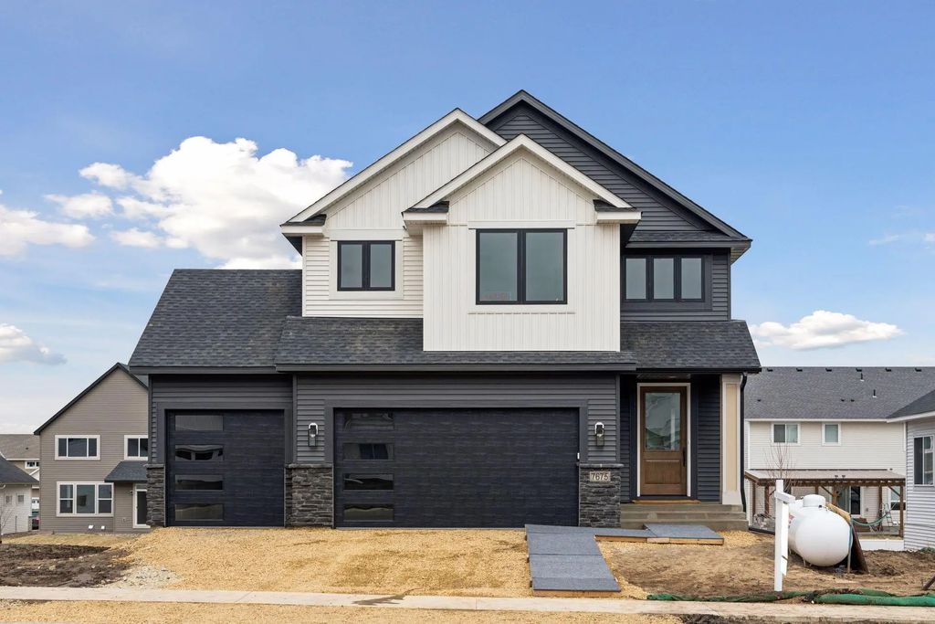 13311 Cadogan Way, Rosemount