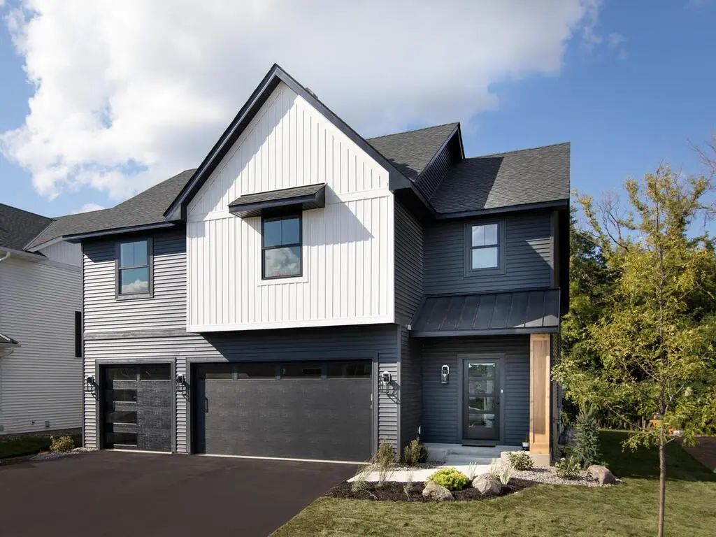 13290 Cadogan Way, Rosemount