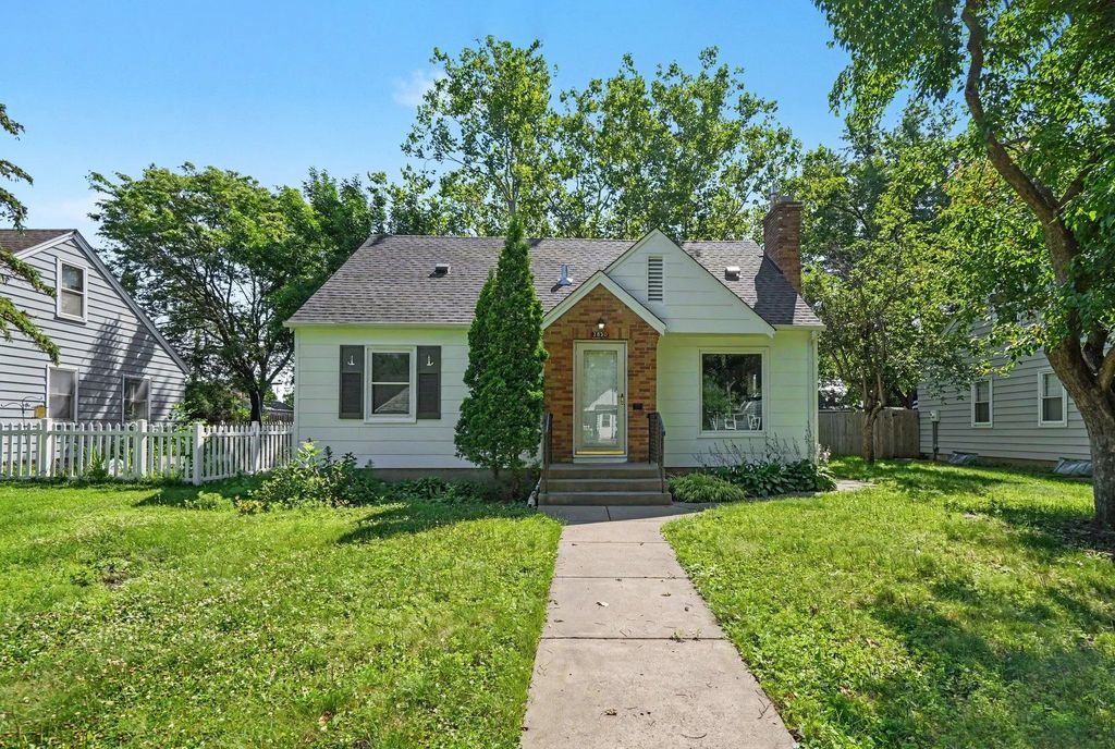 3830 Zenith Avenue N, Robbinsdale