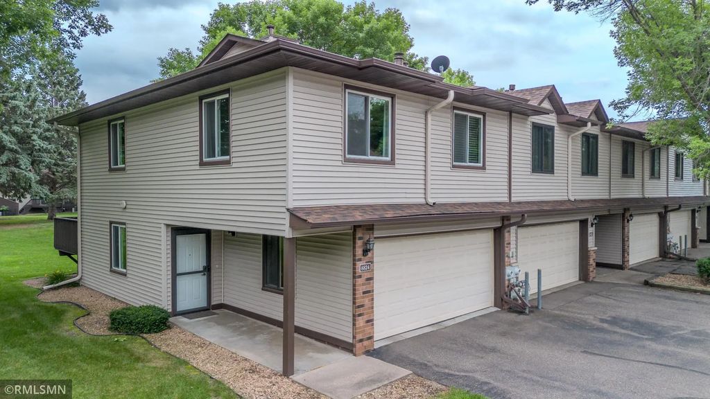 8824 N Maplebrook Court, Brooklyn Park