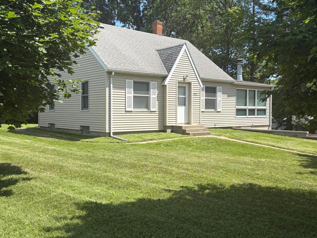 1412 Highway 71 Ne, Willmar