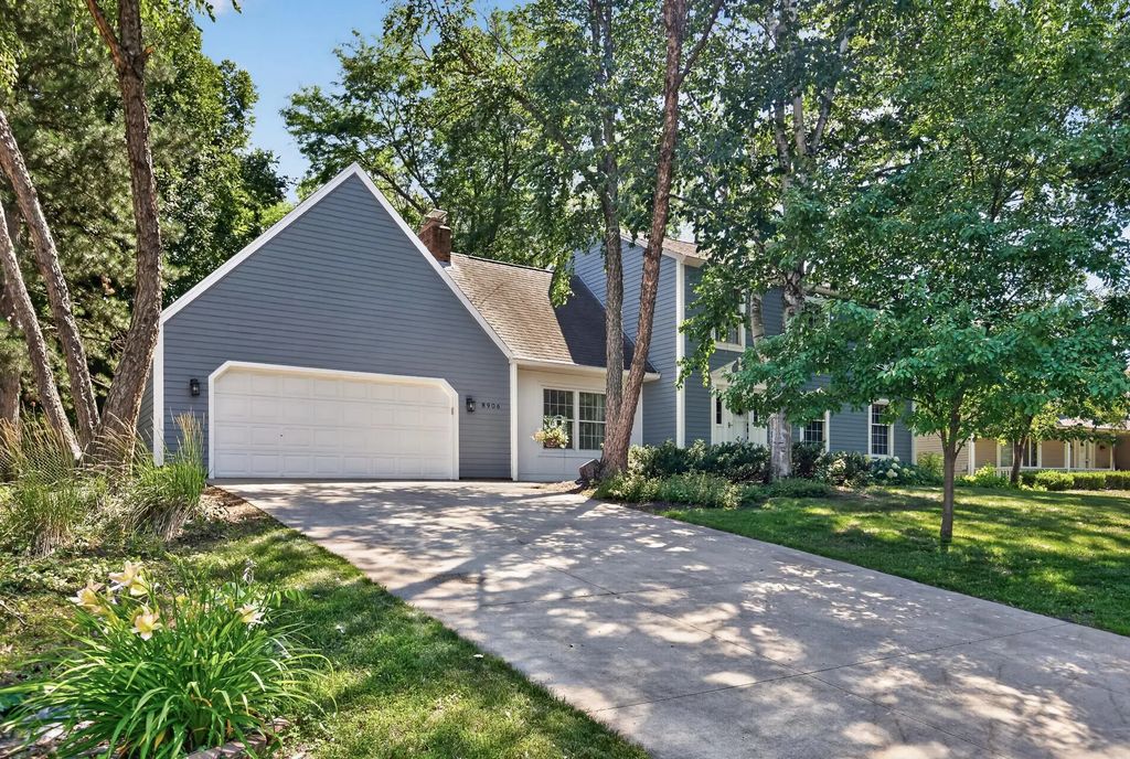 8906 138th Street Court, Apple Valley
