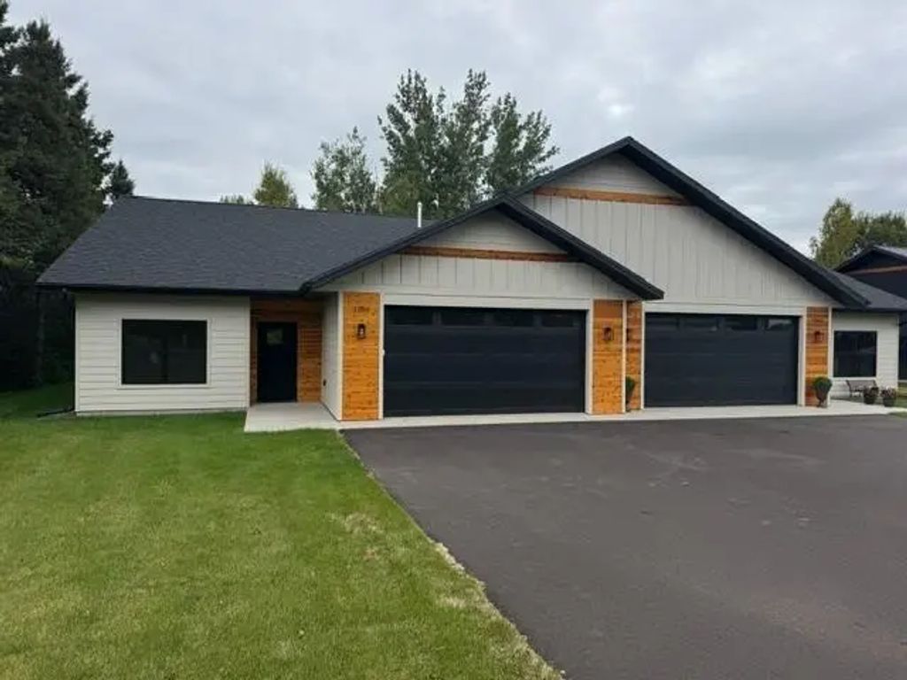 1560 Carlton Avenue W, Cloquet