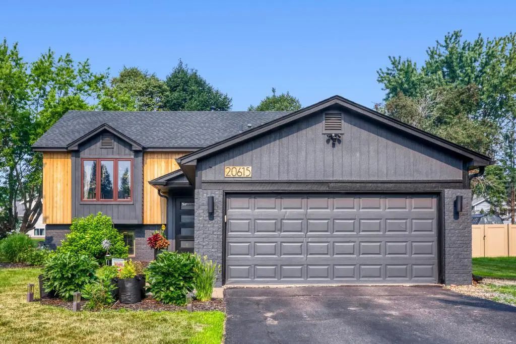 20615 Jaguar Avenue, Lakeville