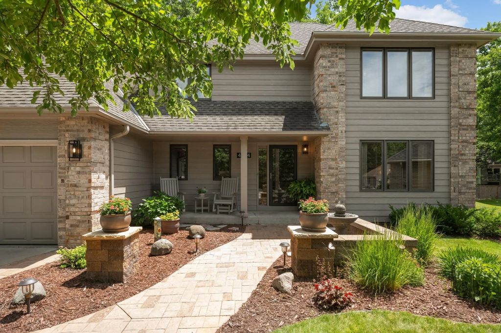 4824 Whispering Court, Eagan