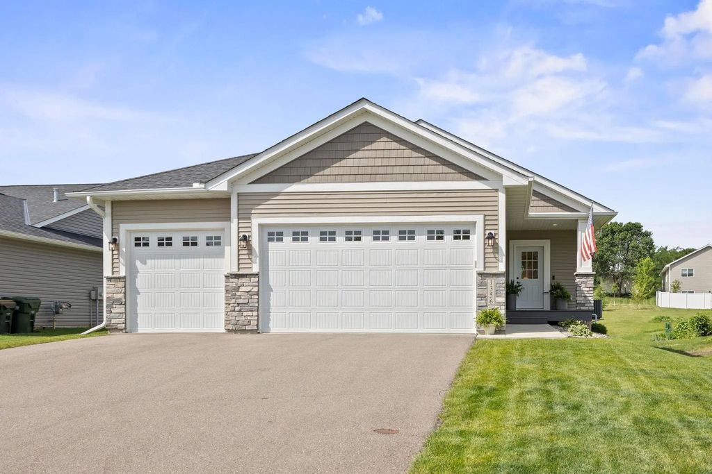 1356 Southfork Drive Se, Hutchinson
