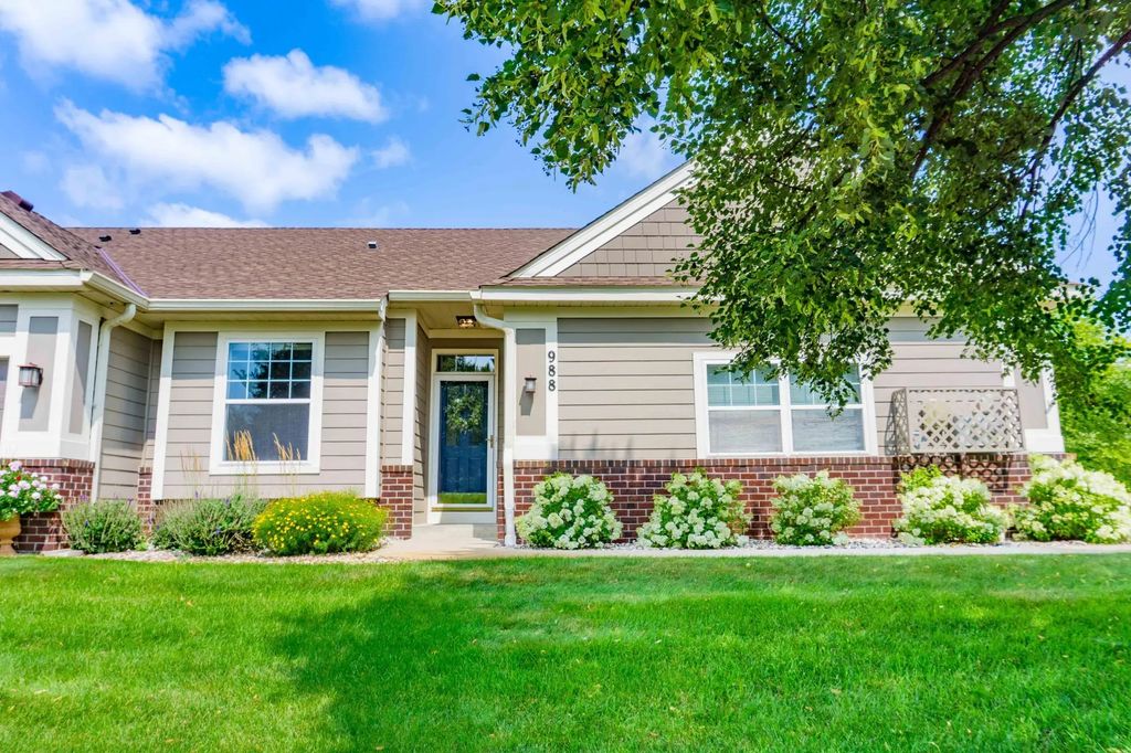 988 Daylily Drive, Victoria