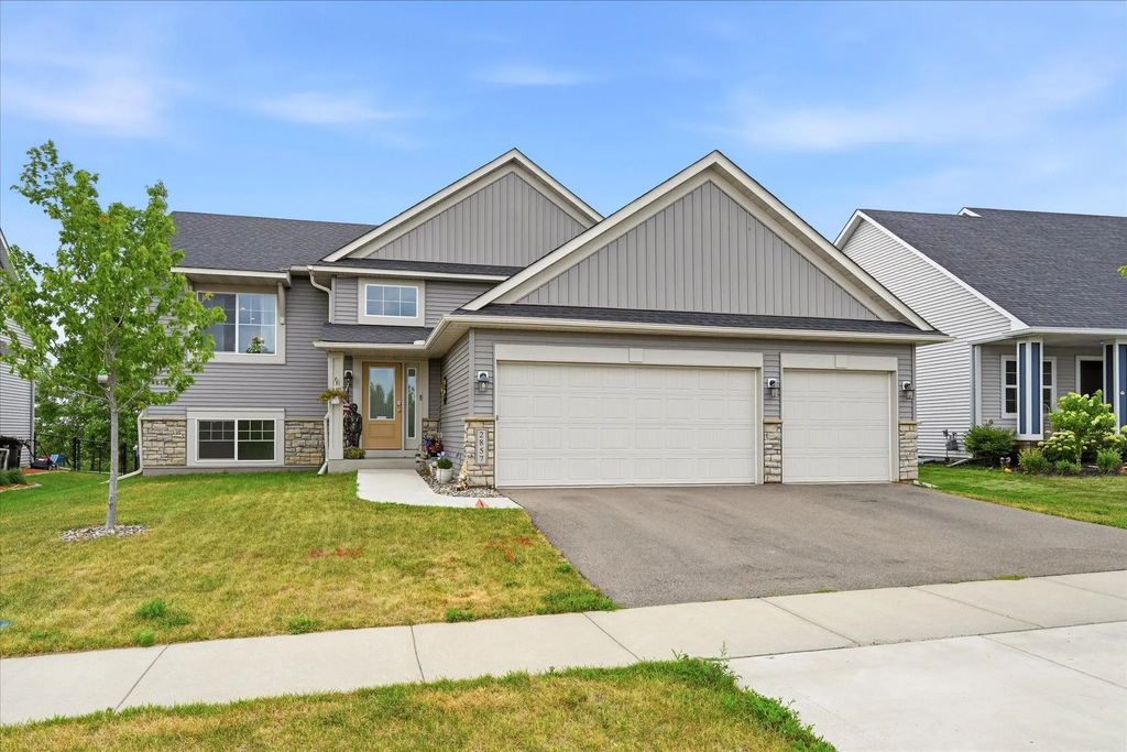 2857 213th Street W, Farmington