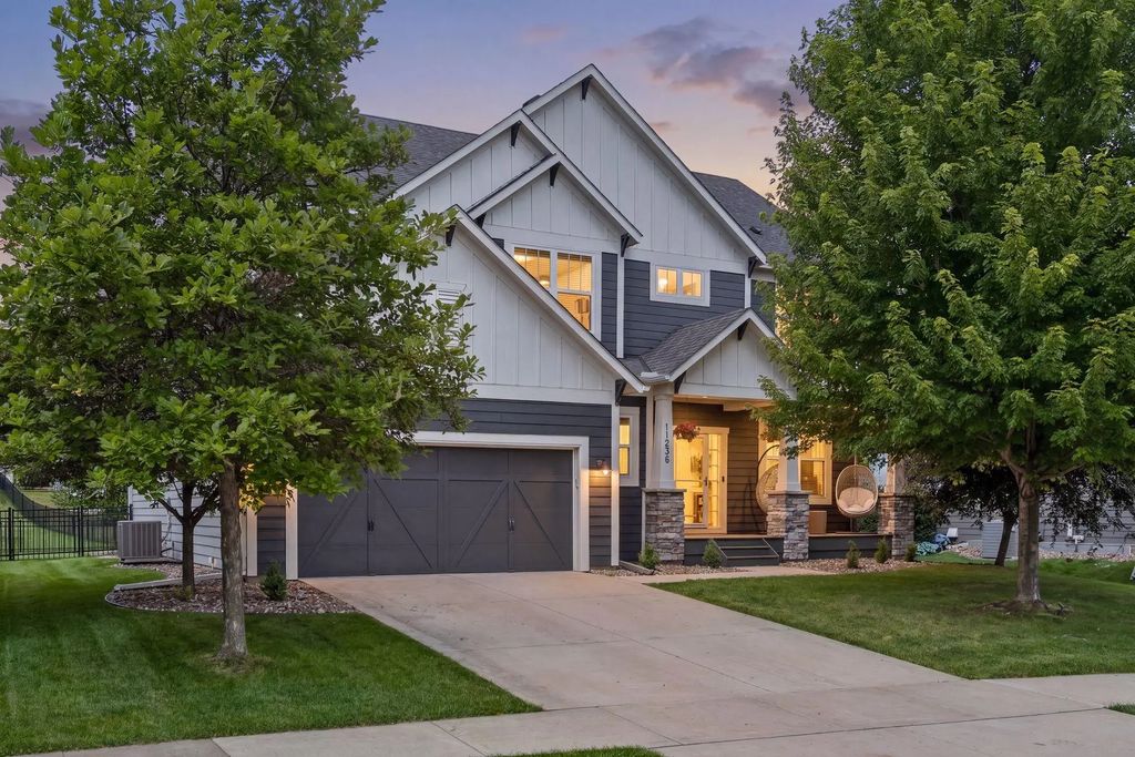 11236 Whitewater Drive, Woodbury