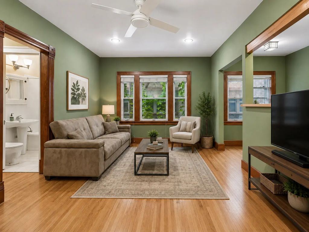 4418 W Lake Harriet Parkway 205, Minneapolis