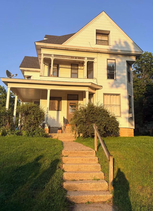 805 S Cedar Avenue, Owatonna