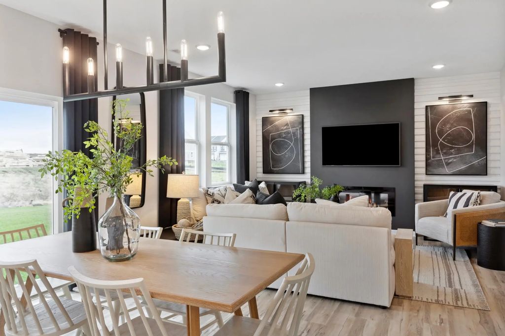 15169 Amber Fields Boulevard, Rosemount