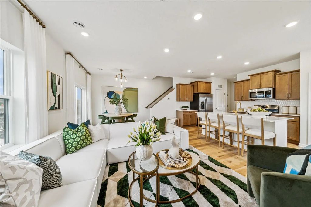 674 Tulare Terrace, Newport