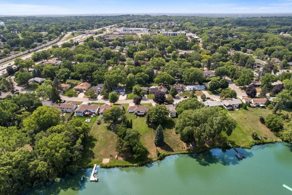 1115 Pike Lake Drive, New Brighton