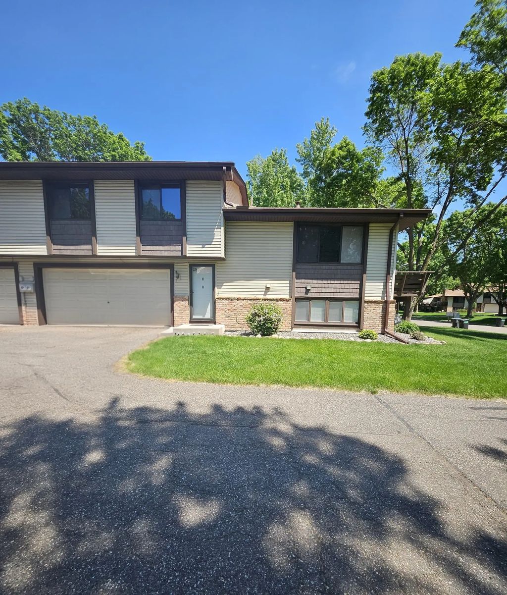 3900 Brookdale Circle N, Brooklyn Park