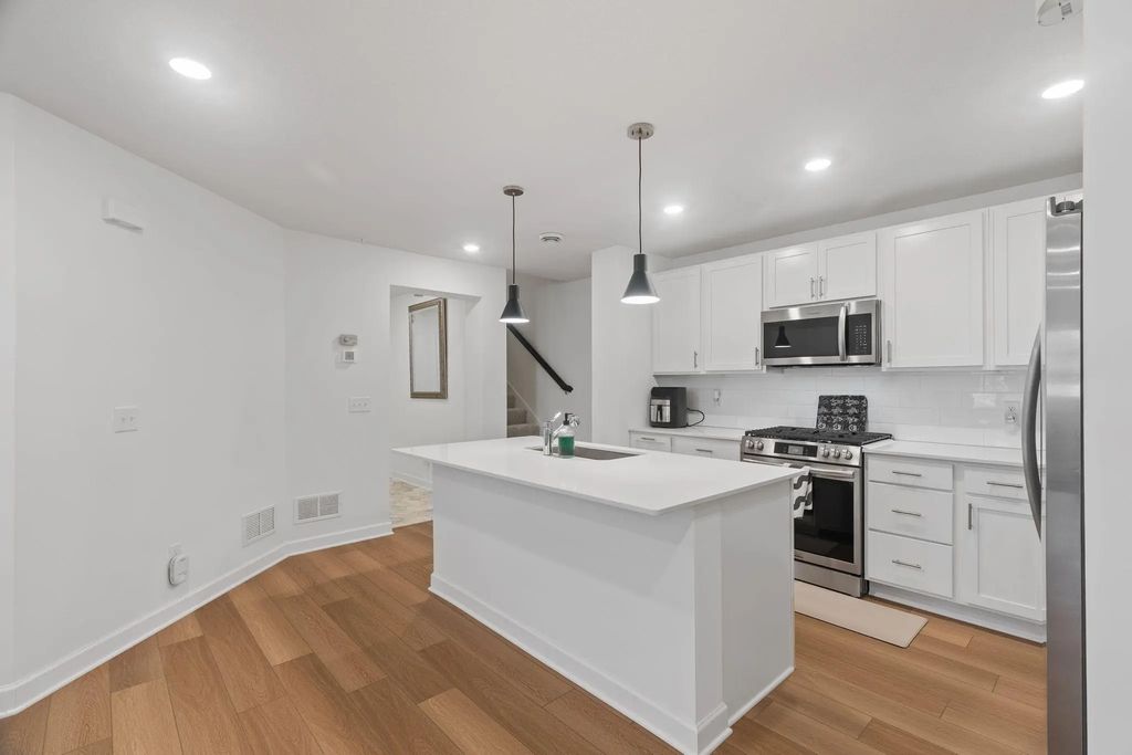 3040 Cedar Street, Little Canada