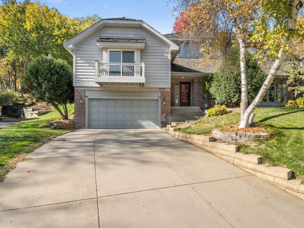 7735 Tanglewood Court, Edina