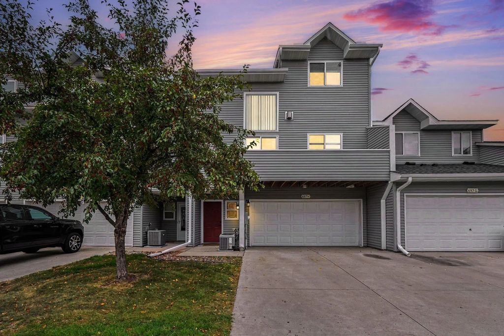 697 Kingfisher Lane H, Woodbury