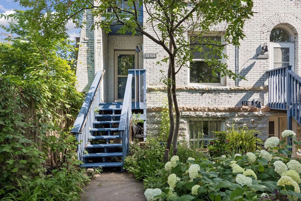 1816 S 5th Street B, Minneapolis