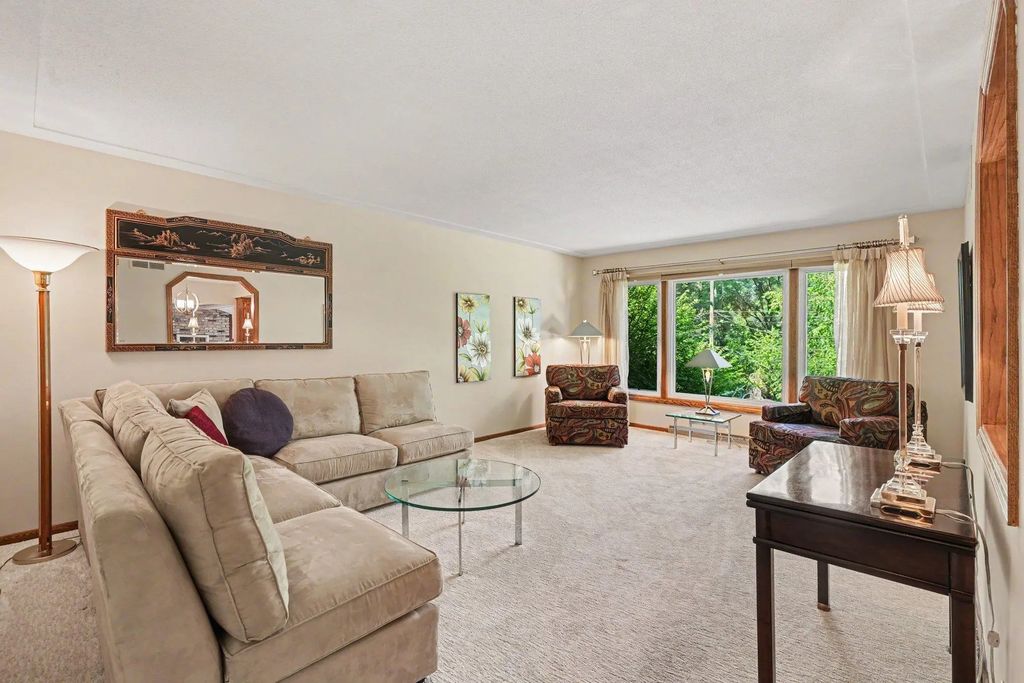 436 Rice Creek Boulevard Ne, Fridley