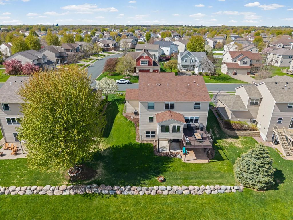 2061 Winterberry Lane, Shakopee