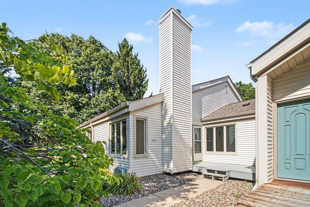 234 Cambria Court, Woodbury