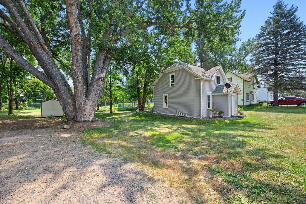 1318 Highway 23 N, Sandstone