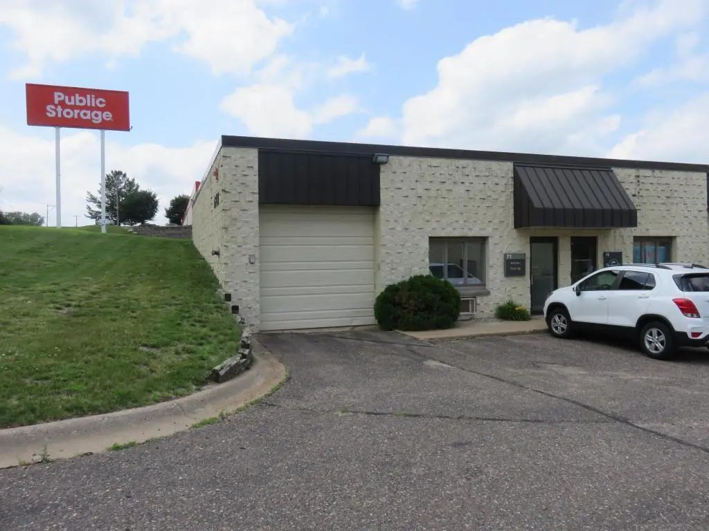 71 Cty Rd B E, Little Canada
