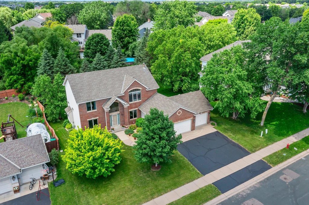 7151 Weston Lane N, Maple Grove