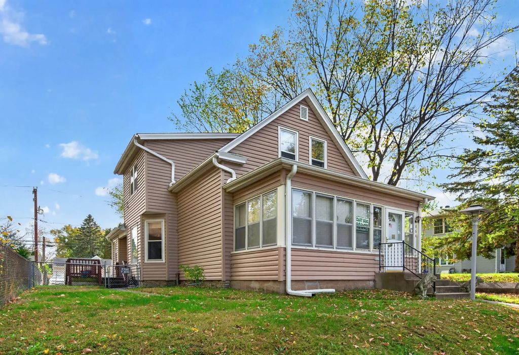 864 Case Avenue, Saint Paul