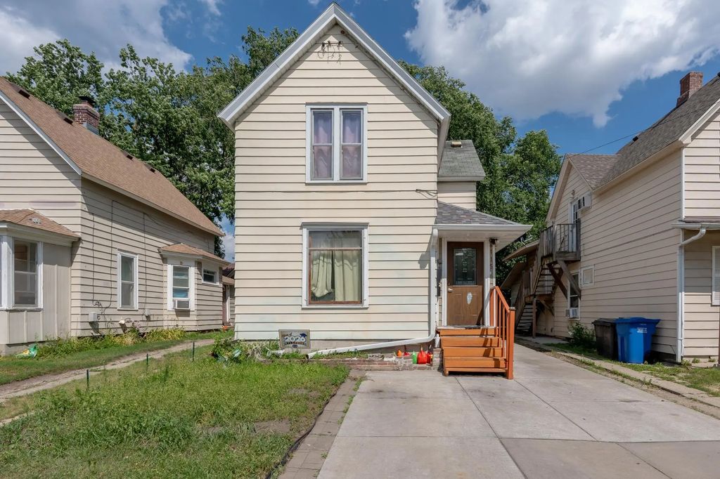 2115 5th Street Ne, Minneapolis