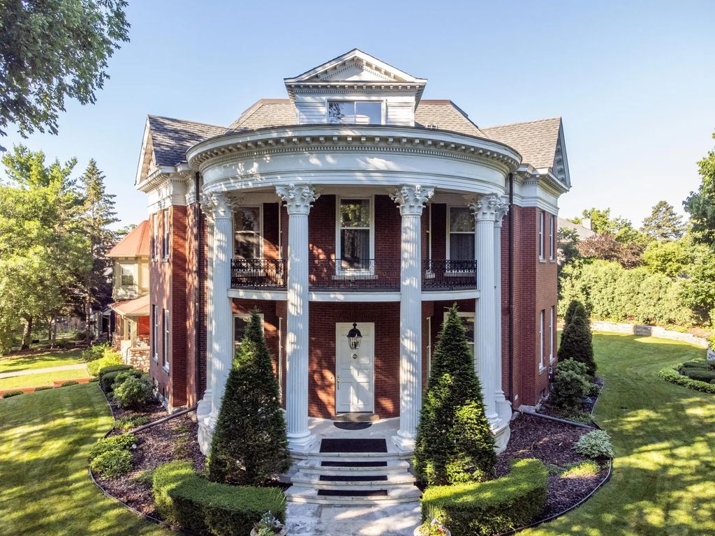1203 Mount Curve Avenue, Minneapolis