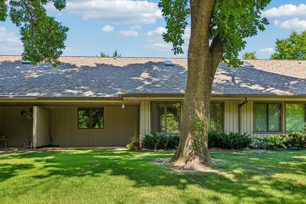 609 Meldahl Lane, Northfield