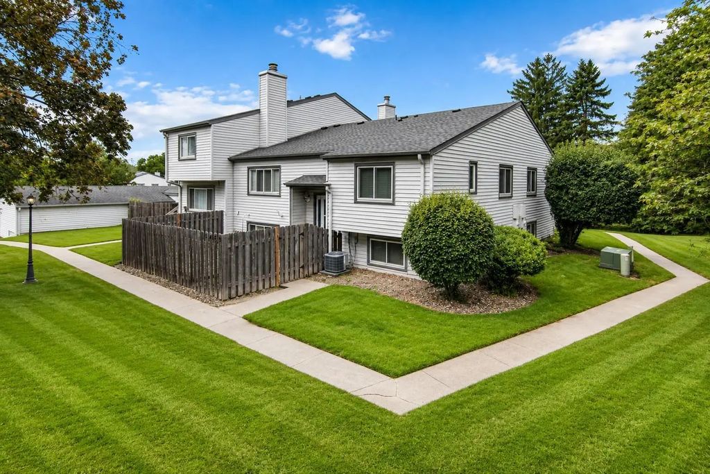 3459 Highlander Drive, Eagan
