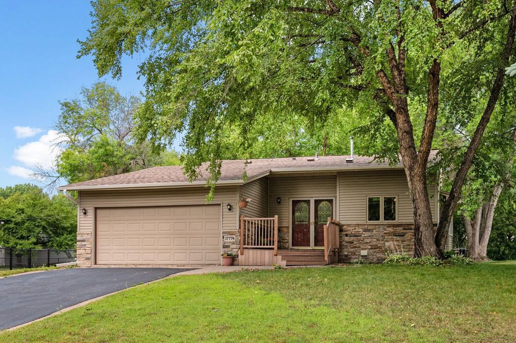 17774 Weaver Lake Drive, Maple Grove