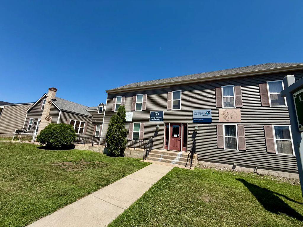 179 Lake Street S, Forest Lake