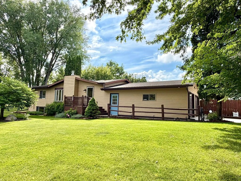 2326 Hallquist Avenue, Red Wing