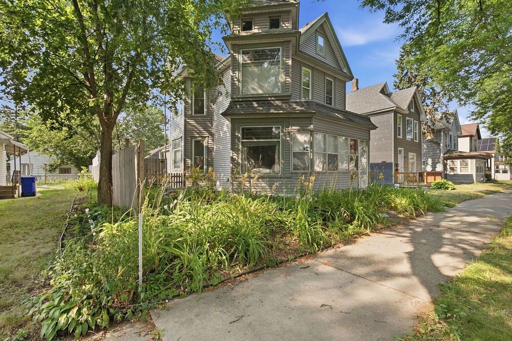 852 Jessamine Avenue E, Saint Paul