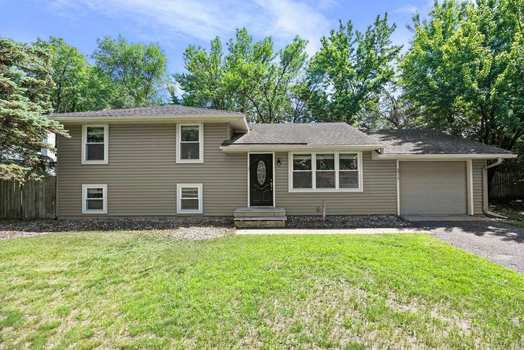 2910 114th Avenue Nw, Coon Rapids