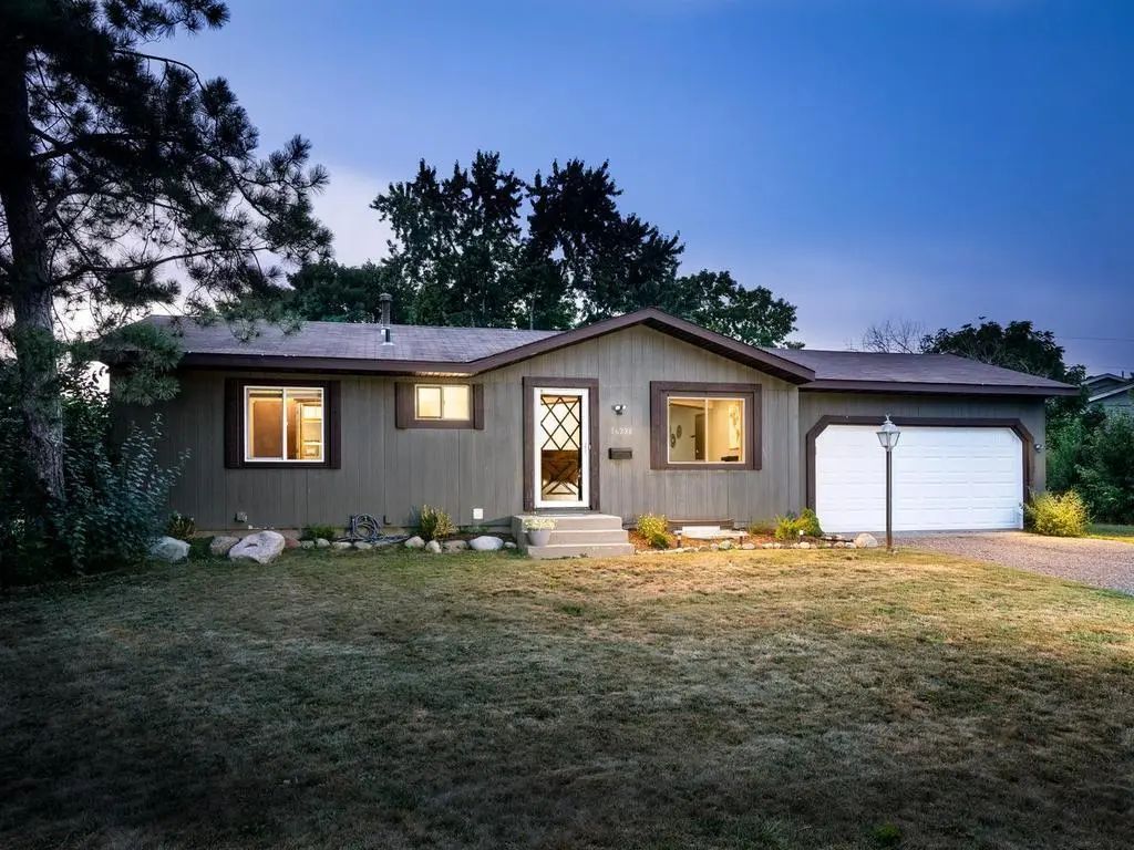 16288 Florida Way W, Rosemount
