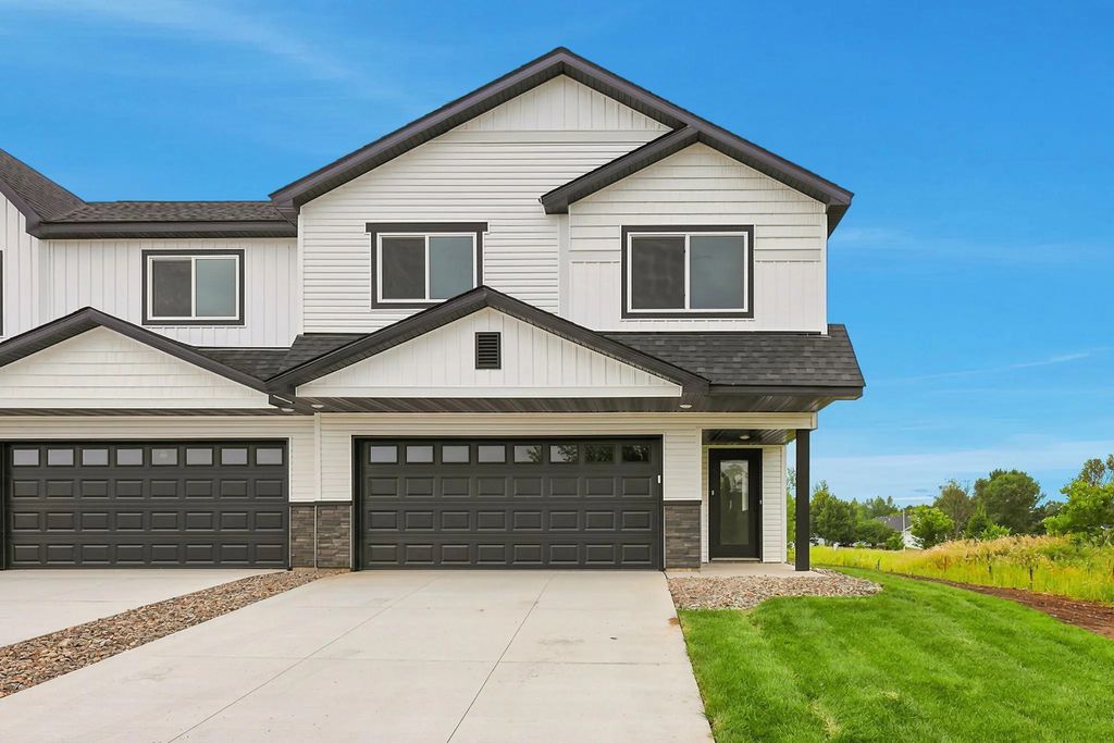 1102 45th Avenue Ne, St Cloud