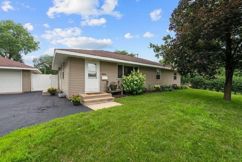 10816 Stanley Avenue S, Bloomington