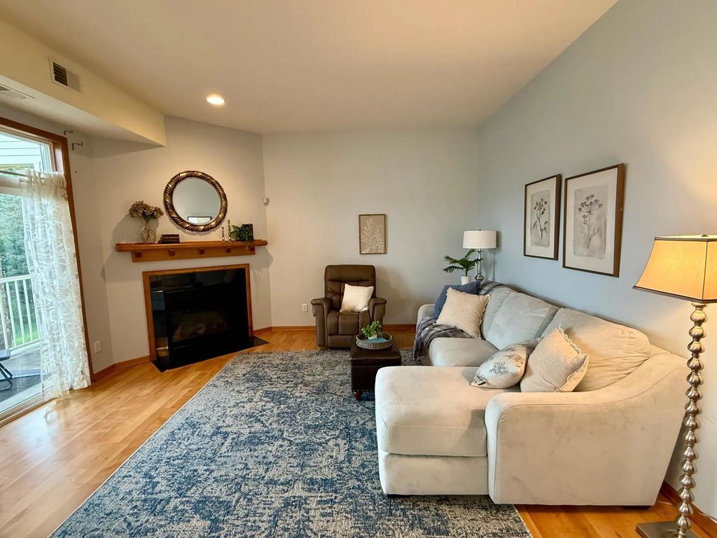 1244 County Road D E 102, Maplewood