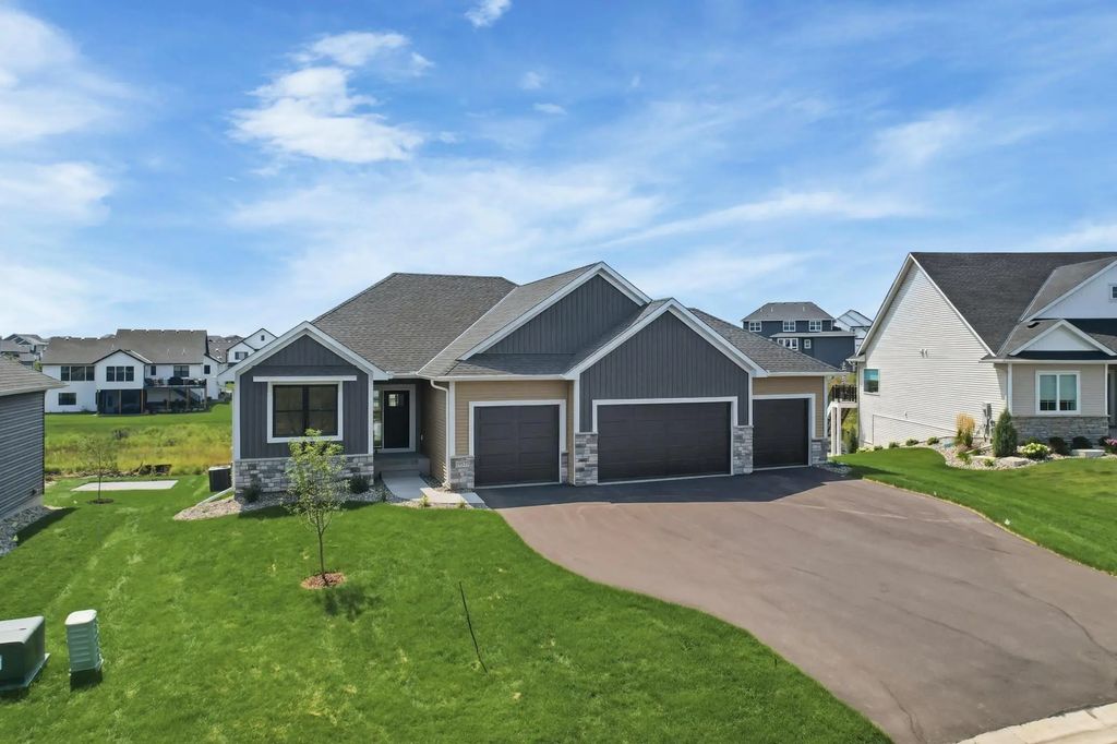 19573 Hammock Avenue, Lakeville