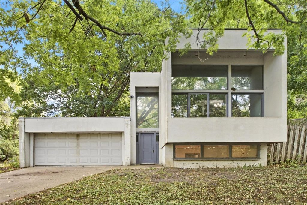 2280 E Medicine Lake Boulevard, Plymouth